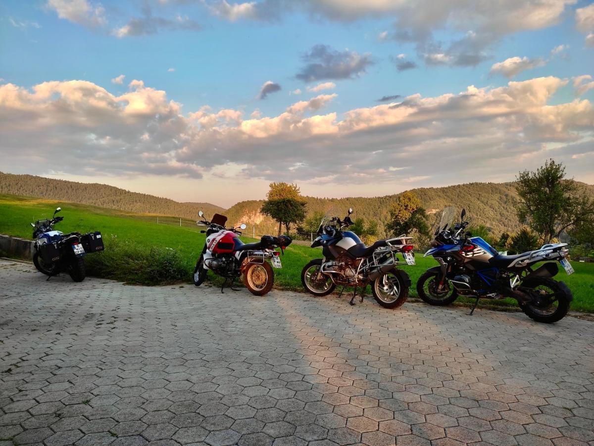 הוילה צרקניצה Tourist Farm Strle With Great Local Food מראה חיצוני תמונה